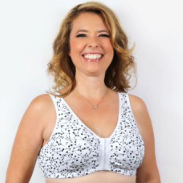woman wearing 110 leisure bra